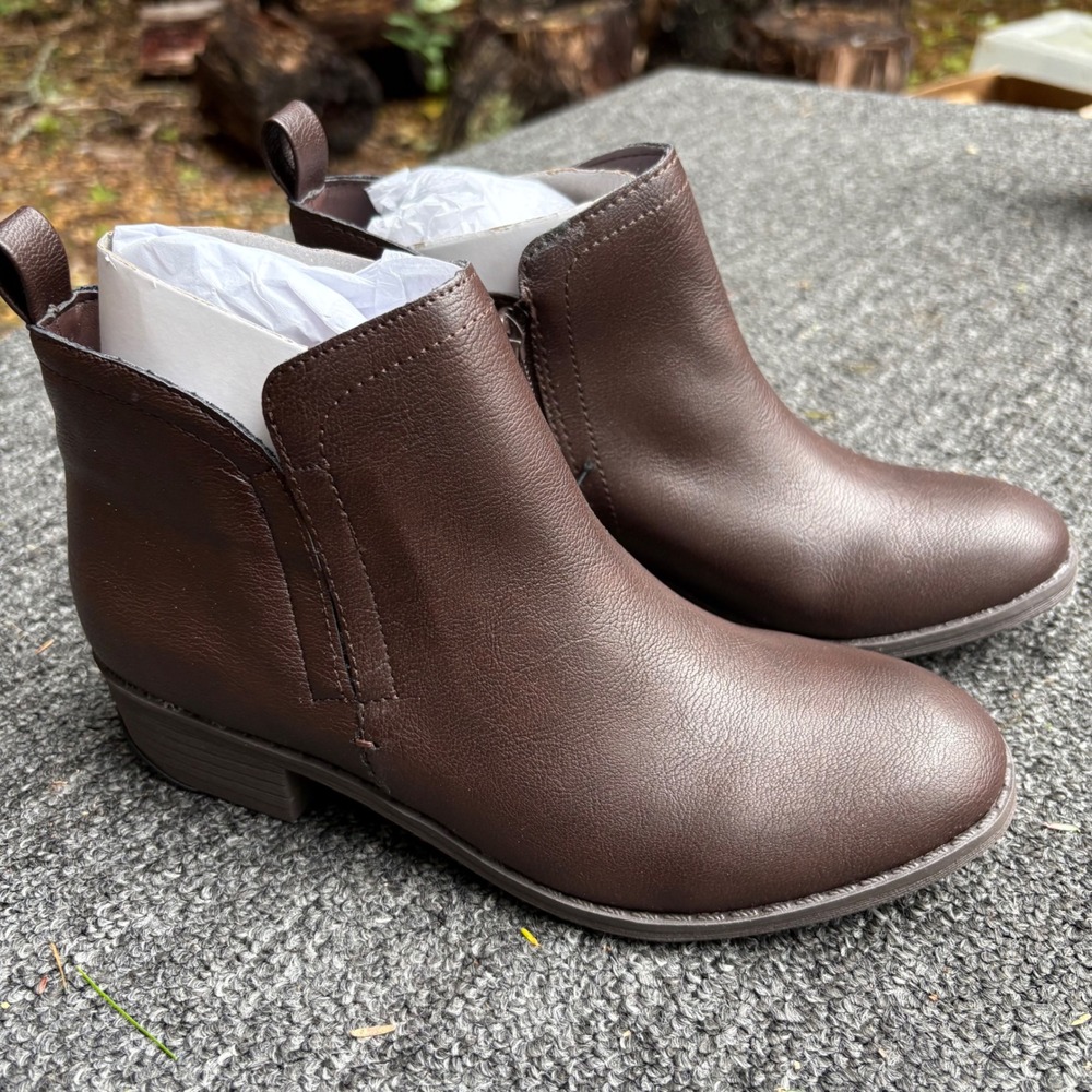 Sun + Stone Cadee Brown Faux Leather Ankle Boots Size 5.5 Side Zip Block Heel